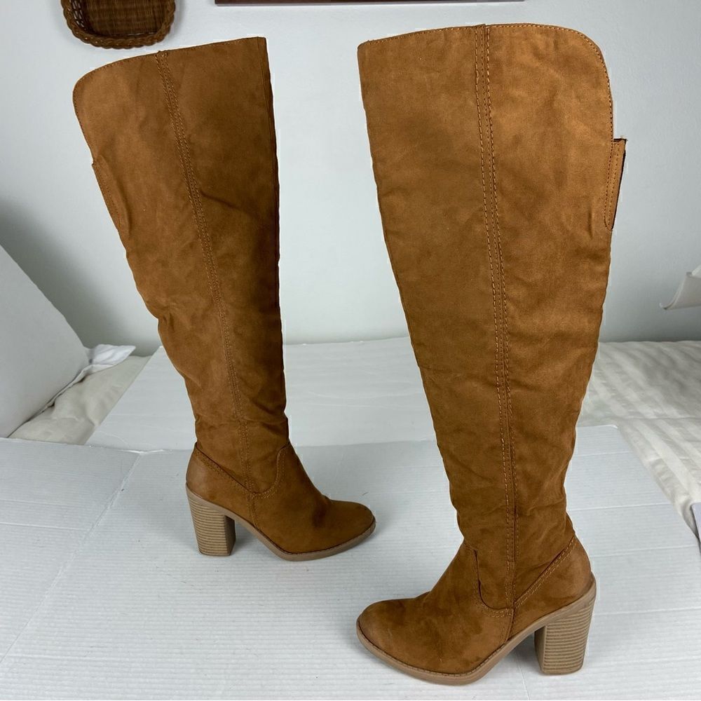 DV Dolce Vita‎ Knee High Tall Boots Tan Side Zipper Heeled Women’s Size 6